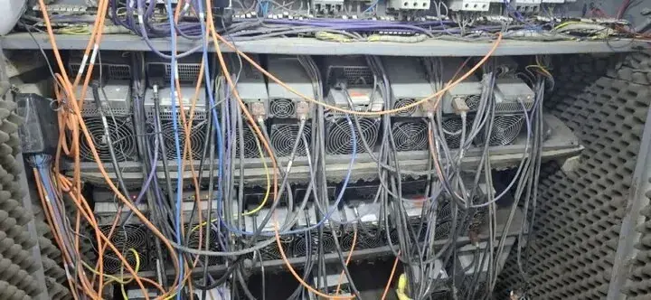 ۴۲ دستگاه ماینر غیرمجاز در گیلان کشف شد