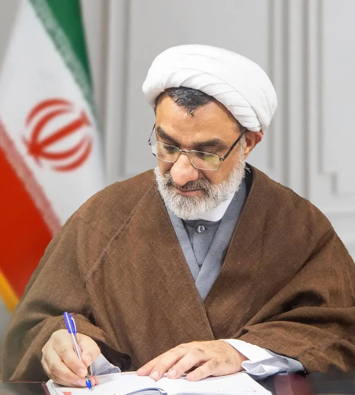 شورای عالی انقلاب فرهنگی تمام ظرفیتهای نخبگانی خود را برای تحقق رهنمودهای رهبر معظم انقلاب به میدان میآورد