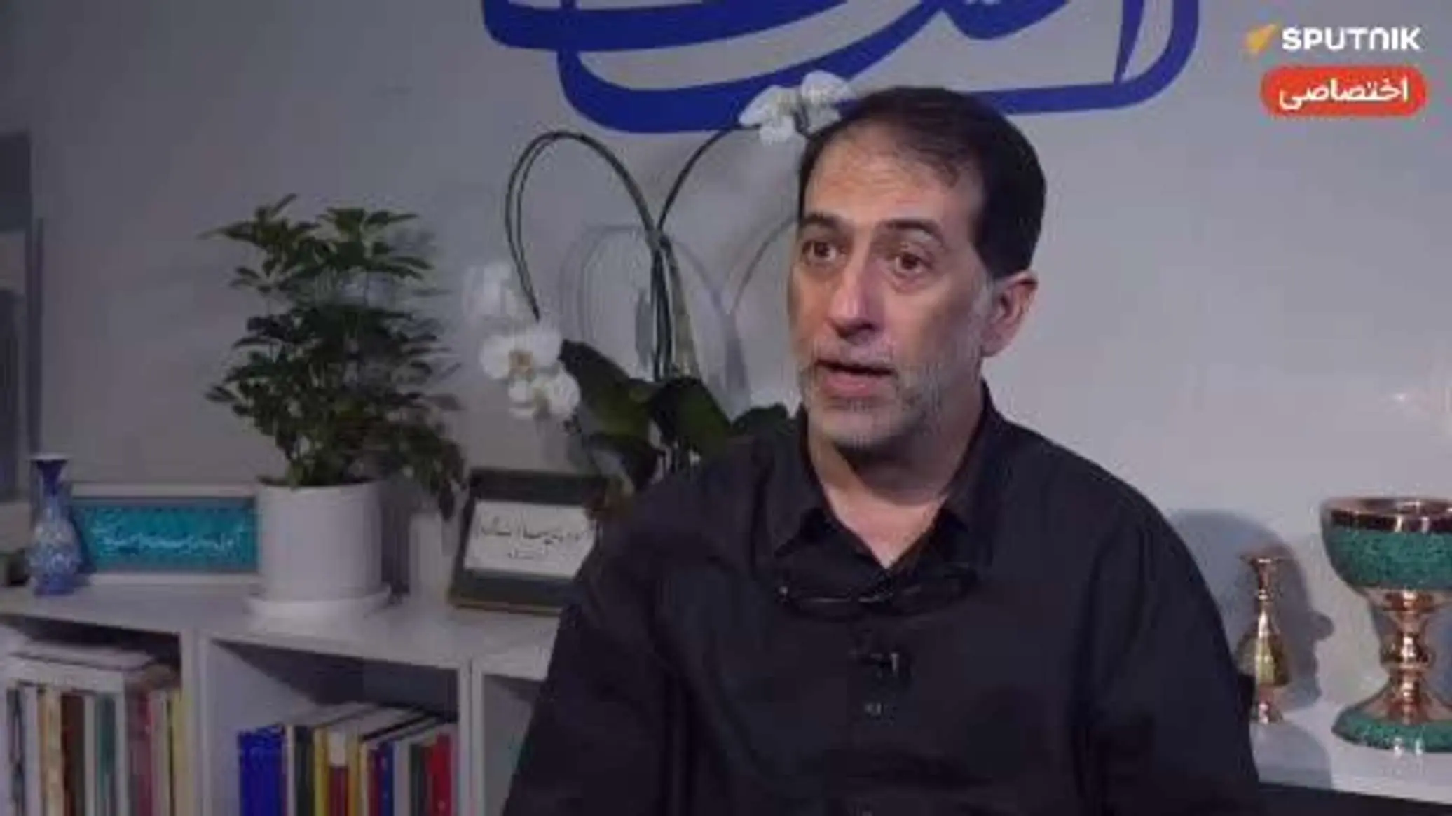 شفیعیان به اسپوتنیک: «سیاست جدید ایران تمام کشورهایی را که برحال شریک با امریکا هستند، شامل میشود»
