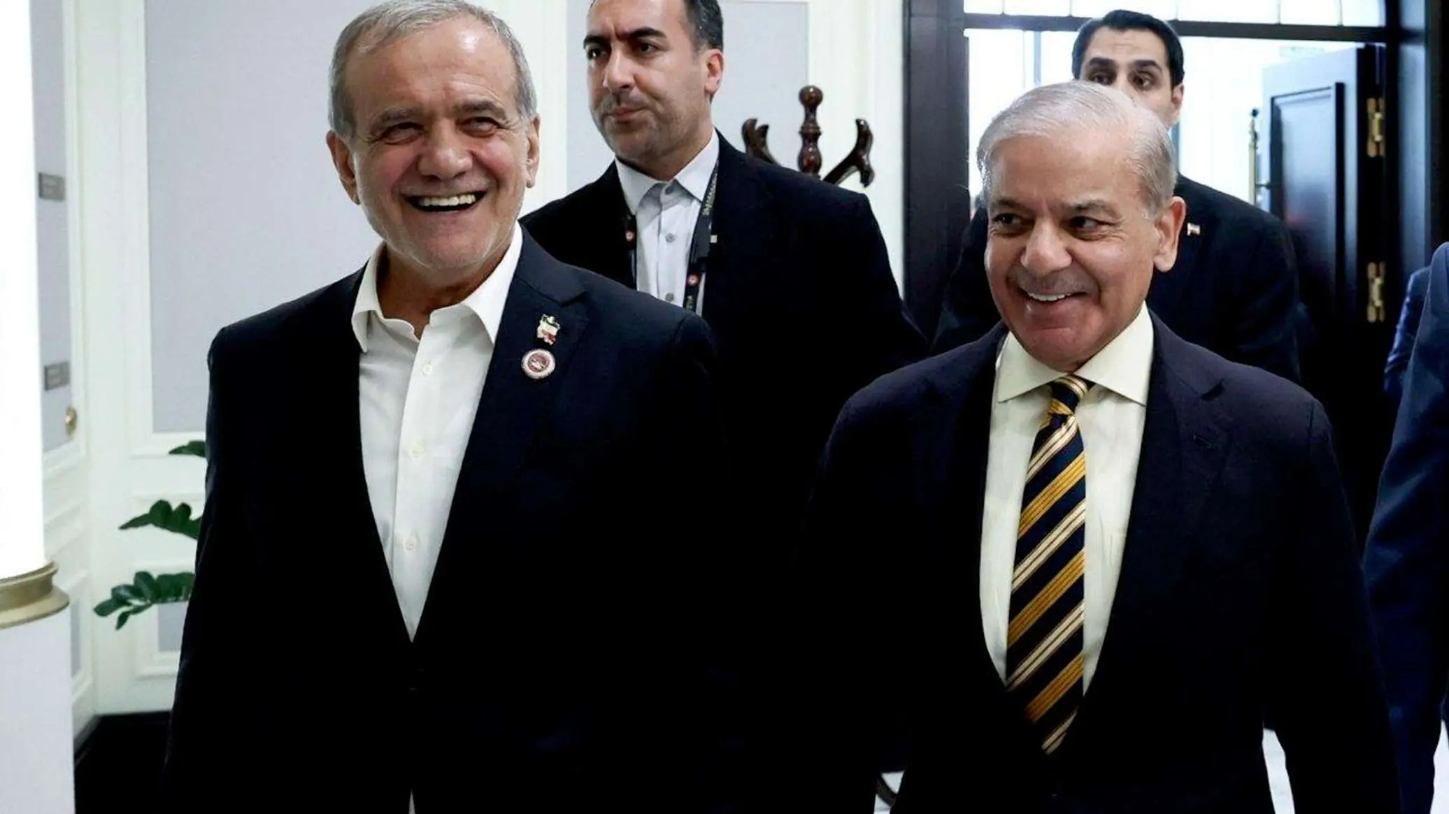  دیدار رییس جمهور ایران  با سران پاکستان و قرقیزستان در حاشیه اجلاس سران سازمان همکاری شانگهای