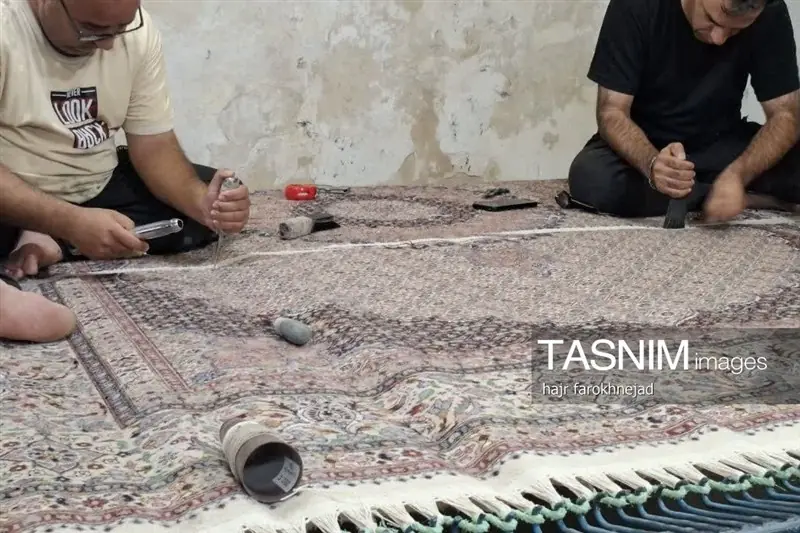 رفوگری فرش بیرجند در پیچوخم رکود؛ هنری که نفسهای آخر میکشد تصویر - تسنیم