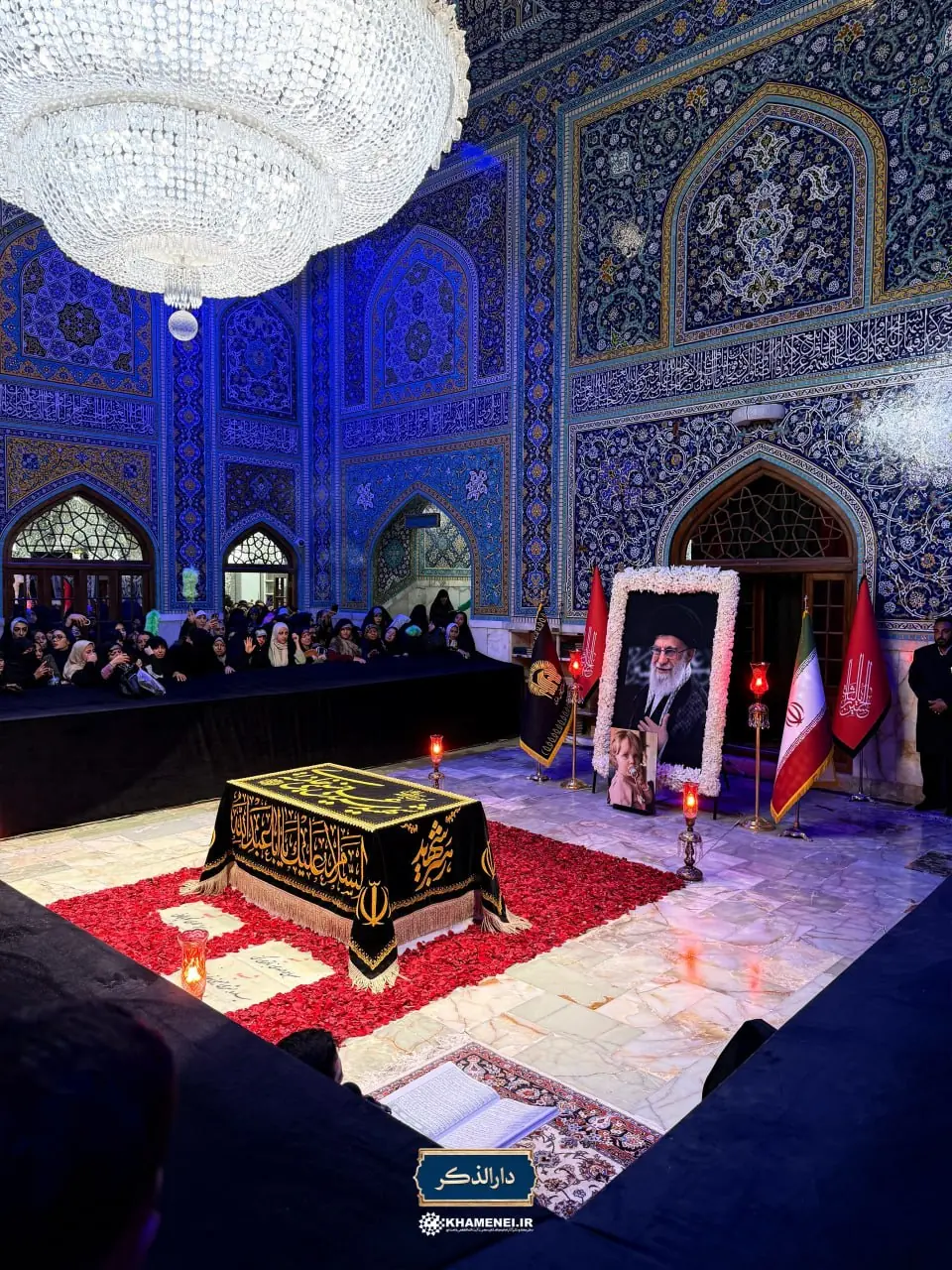 حالوهوای زائران مزار نورانی «آقای شهید ایران» در رواق دارالذکر | آخرین خبر
