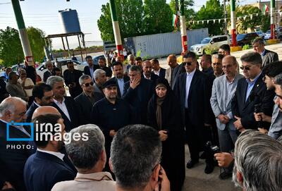 ادای احترام وزیر راه و شهرسازی به مقام شامخ شهید تنگسیری در آبادان | آخرین خبر