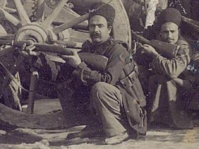  عکس یادگاری سربازان توپخانه در دوران قاجار