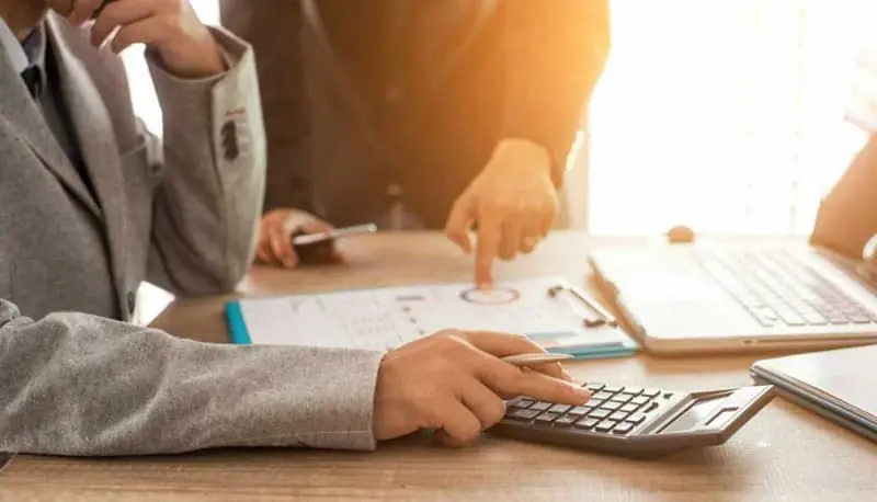 مشاور رئیسکل بانک مرکزی: قراردادها الکترونیکی شوند