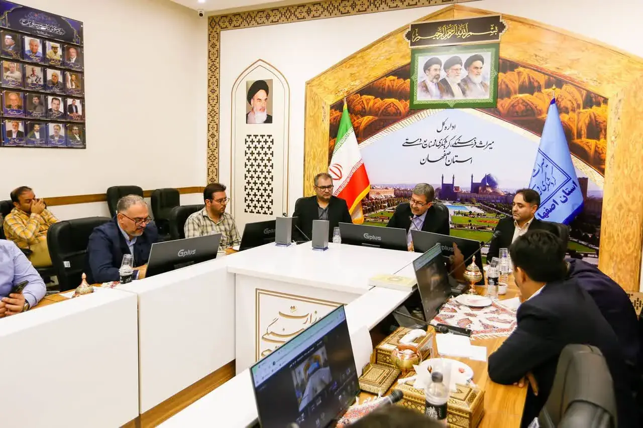 تحول گردشگری دیار نصفجهان/از گرهگشایی برای قطار سریعالسیر تا دستیابی به ظرفیت اسکان ۲۲۰ هزار نفرشب