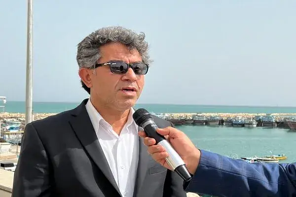 خارجسازی ۴ هزار تُن از مغروقه شهید خانیان در اروند رود / بازگشت دو پست اسکله بندر خرمشهر به چرخه عملیات پس از ۴۶ سال