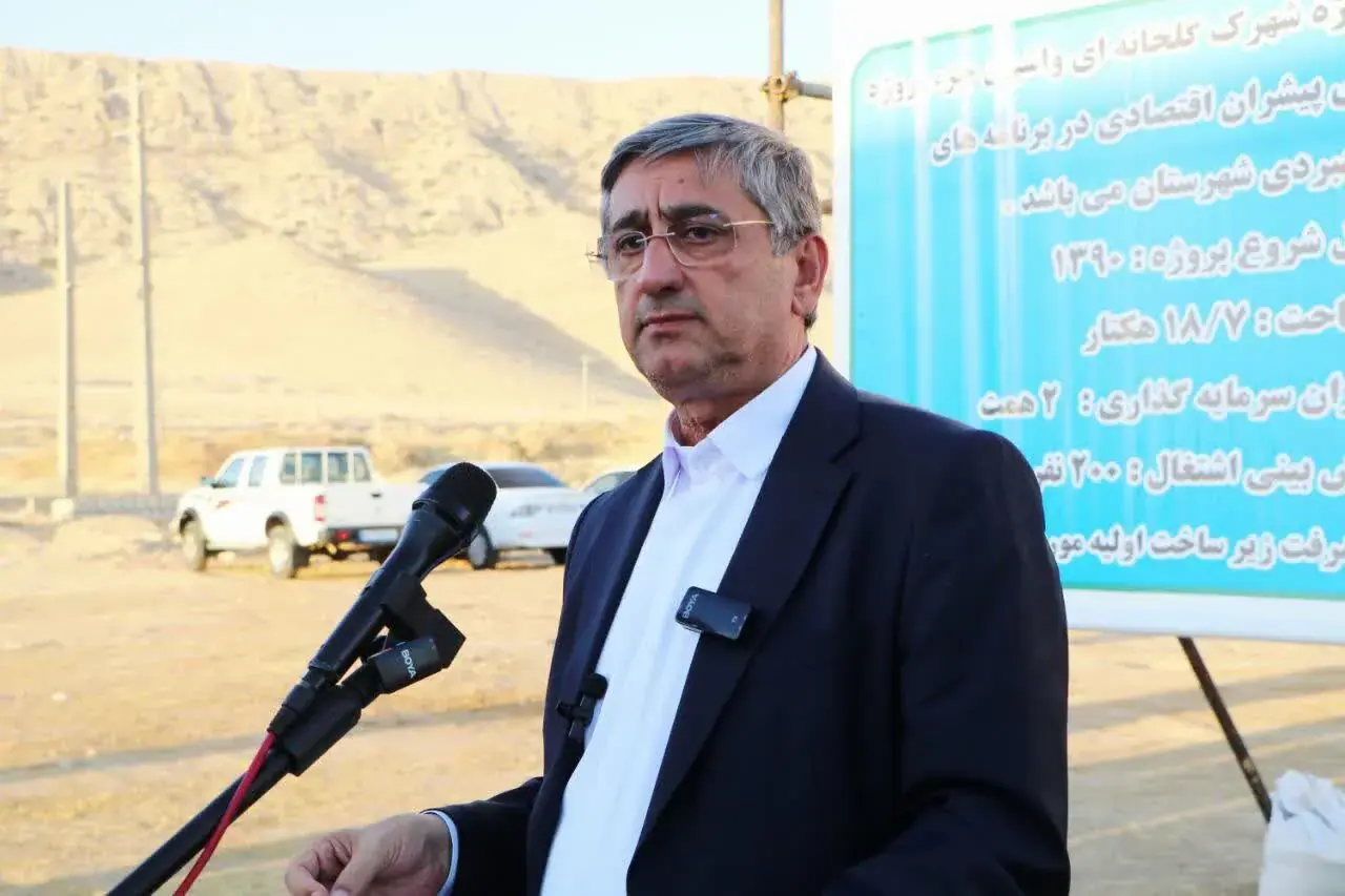 استاندار لرستان: هر شهرستان باید یک شهرک گلخانهای داشته باشد / هدف ما تعریف پروژههایی است که برای مردم تولید ثروت کنند