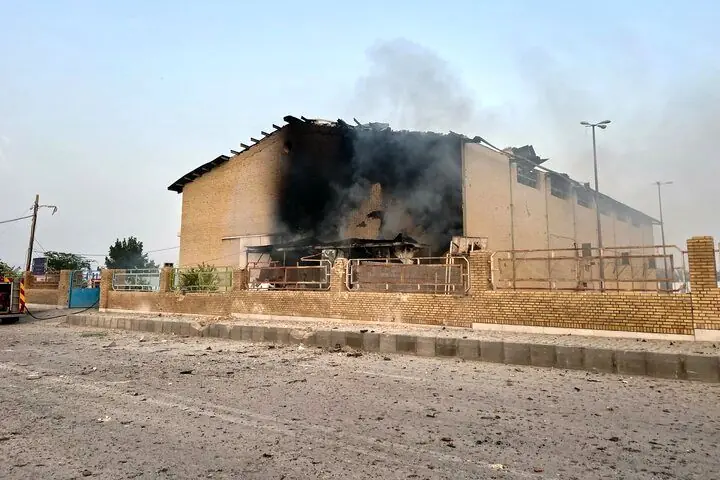 افشاگری آسوشیتدپرس درباره موشکهای استفاده شده در حمله آمریکا به لامرد فارس | تا فاصله ۵۰ متری از محل انفجار غیرنظامیان کشته شدند | خسارات وارد شده با قابلیتهای موشک پیآراسام سازگار است