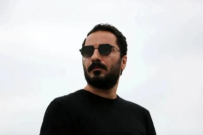 واکنش نوید محمدزاده به کنارگذاشته شدنش از «آرش» و اعلام دلایل آن: من را گوشت قربانی کردید که بلیت بفروشید؟ میخواهی هم زمان برویم روی صحنه ببینی چطور بلیت کارم را میخرند؟ / تو نیامده فکر کردی من را اخراج کنی شاخ میشوی؟ نه بابا بیشتر ضایع میشوی