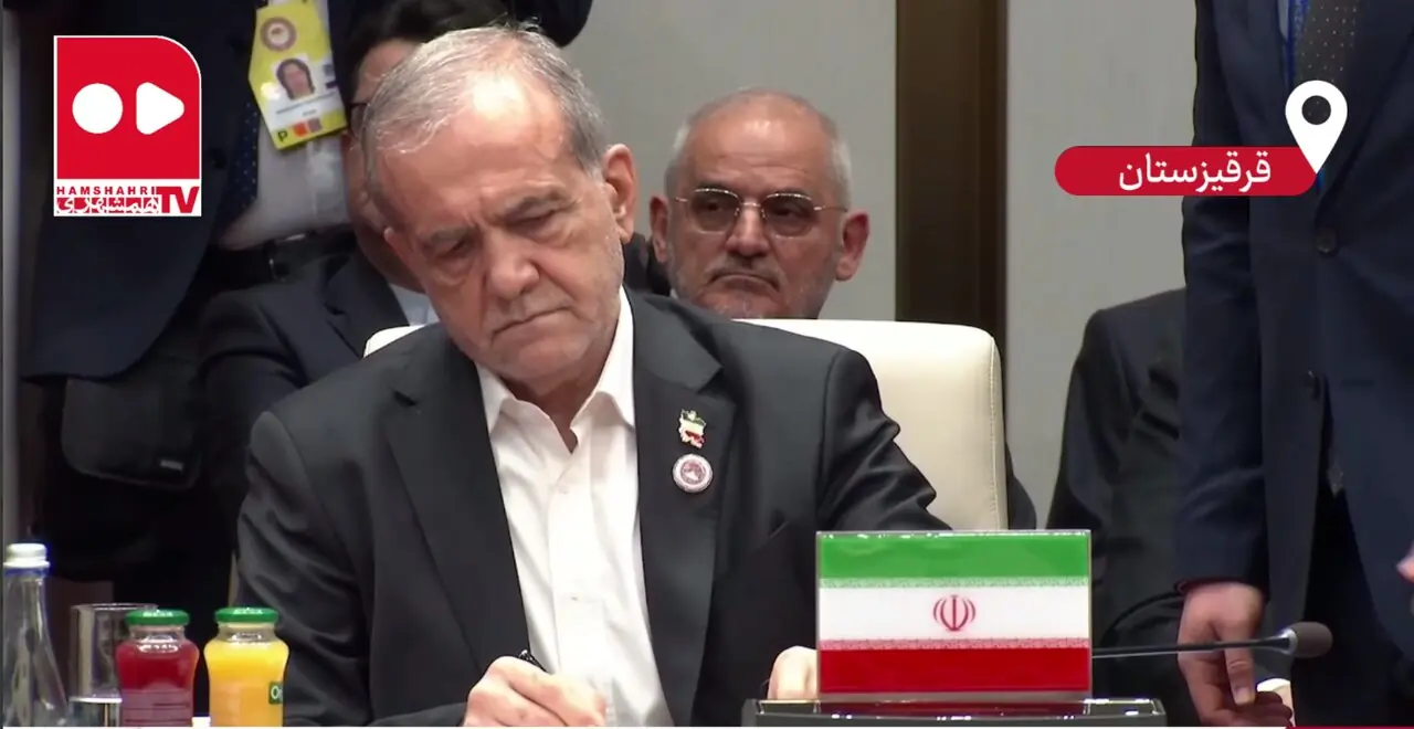  لحظه امضای پزشکیان بر اسناد تفاهم‌نامه سازمان همکاری شانگهای | ویدئو