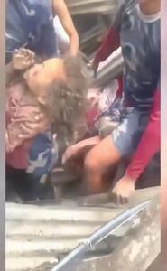نجات معجزهآسای یک دختربچه چهار روز پس از سیل نپال+ فیلم
