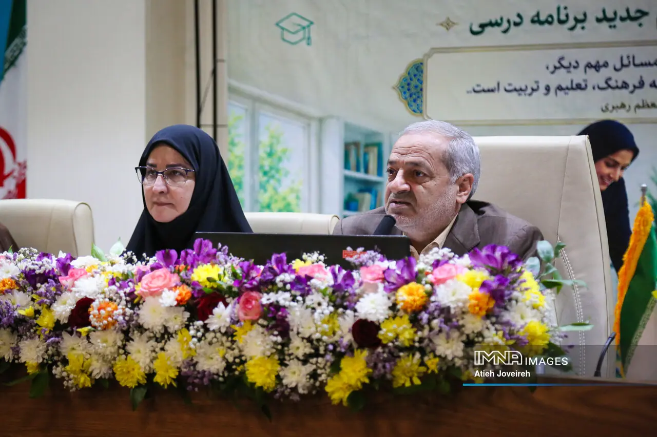  آنچه مورد نیاز دانش‌آموزان عشایری است، با اولویت در اختیار آنغها قرار می‌گیرد