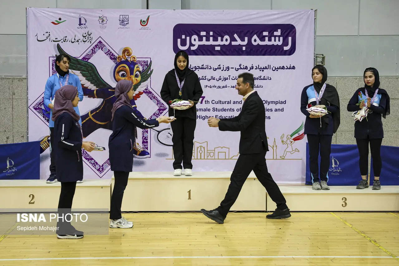  تهرانی‌ها روی سکوی بدمینتون المپیاد دانشجویان دختر ایستادند