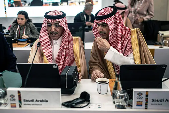 بلومبرگ: با تشدید تبعات جنگ، عربستان به دنبال وام ۸ میلیارد دلاری است