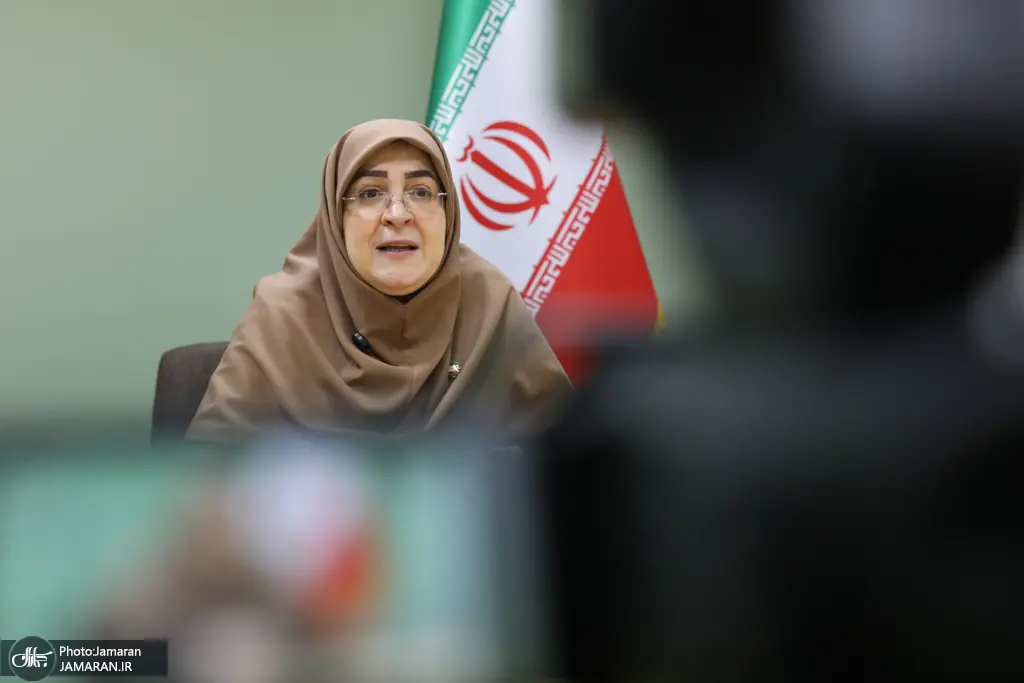  مهاجرانی، سخنگوی دولت: از مردم عزیزی که در صف‌های طولانی بنزین ایستاده‌اند، عذرخواهی می‌کنم/ رئیس‌جمهور و دکتر عارف به هر اظهارنظری که آرامش روانی مردم را به هم بزند، در دولت تذکر می‌دهند/ نه جنگ، نه مذاکره به‌تنهایی هدف نیستند/ تنگه هرمز باید در خدمت منا