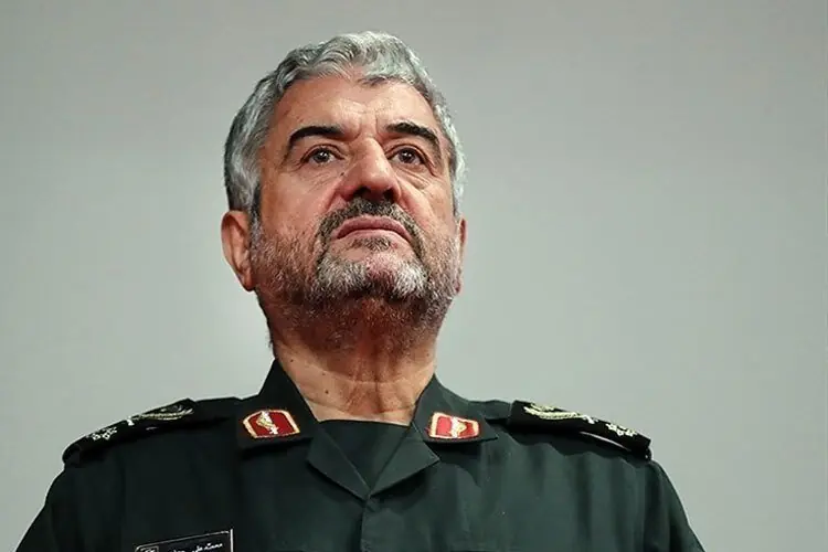 خاطرات هاشمی: سردار جعفری گزارشی از آمادگی نیروهای مسلح برای تجاوز احتمالی آمریکا داد
