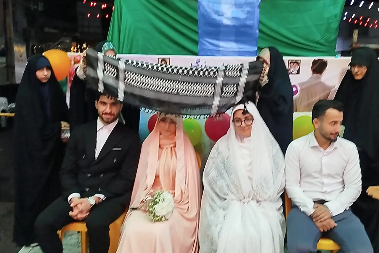  ۲ زوج جوان آستانه‌ای در هفته وحدت راهی خانه بخت شدند