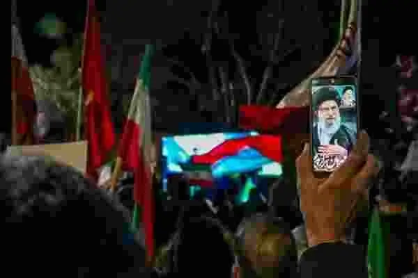  حضور باشکوه مردم خمین در صد و هشتاد و چهارمین شب بیعت با رهبری