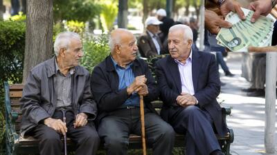 خبر فوری و غافلگیرکننده از واریز شبانه ۲ همتی معوقات بازنشستگان؛ مبلغ واریزی برای هر فرد چقدر است؟ | پرداخت معوقات فروردین از دیشب آغاز شد + جدول زمانبندی واریز بر اساس حروف الفبا