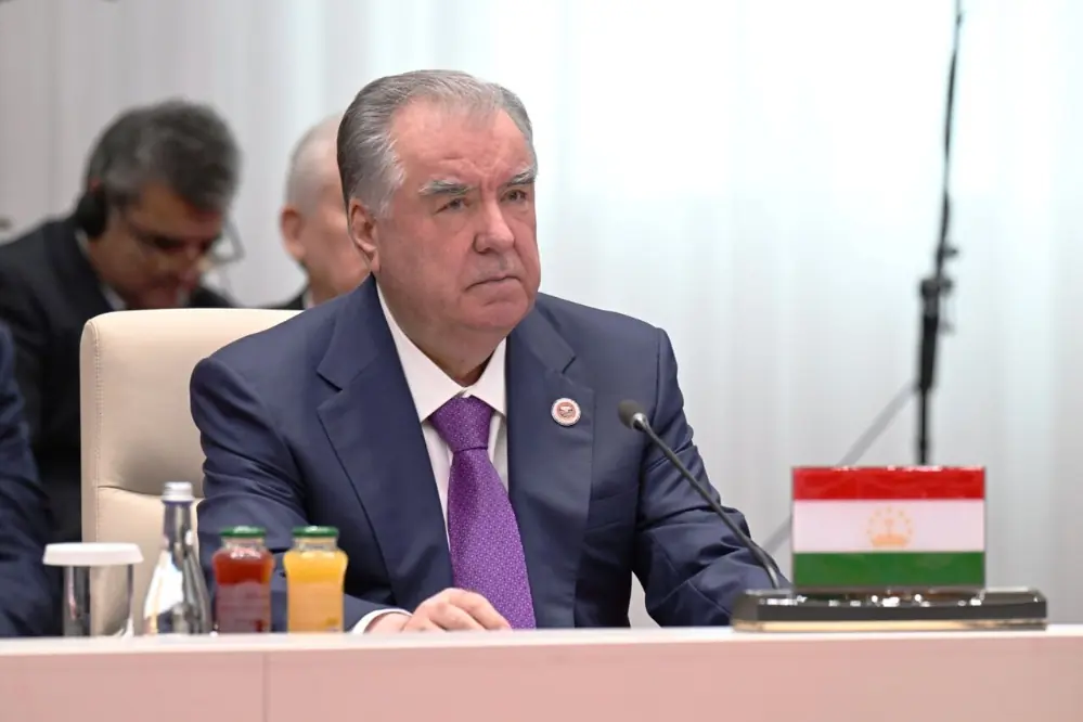 امامعلی رحمان: بحرانهای منطقه و ایران باید از راه دیپلماتیک حل شوند