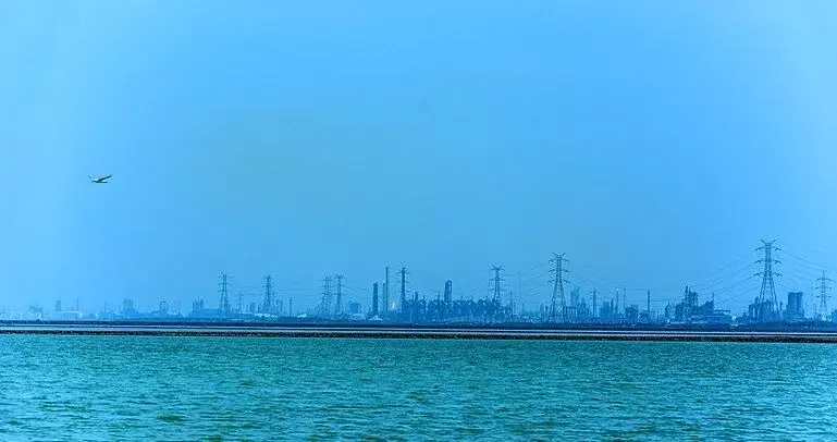  زندگی سخت ساکنان شهرک بعثت ماهشهر؛ از قطعی آب ، برق و کمبود امکانات رفاهی تا مهاجرت خانواده‌ها