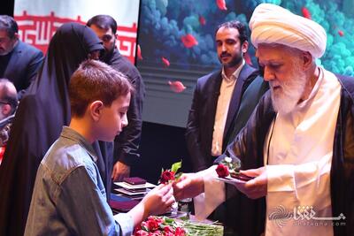 گزارش تصویری: آیین تجلیل و تکریم از خانوادههای شهدای جنگ رمضان با حضور نمایندگان حضرت آیتالله سیستانی