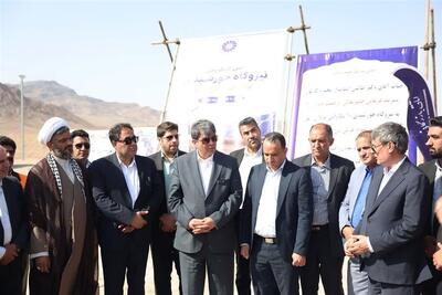 ورود 700مگاوات ظرفیت تولید برق خورشیدی استان کرمان به مدار تاپایان سال - تسنیم