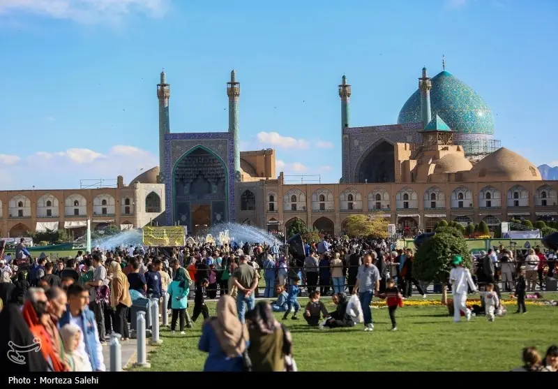  بازدید 30 هزار نفر از جاذبه‌های گردشگری اصفهان - تسنیم