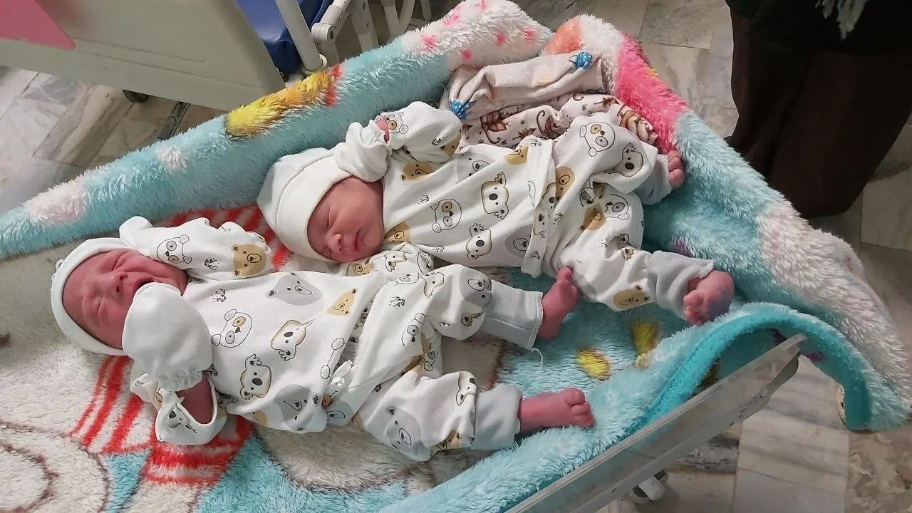 اتفاق عجیب و شیرین در سنندج؛ تولد ۱۵ نوزاد از ۶ زایمان در یک روز