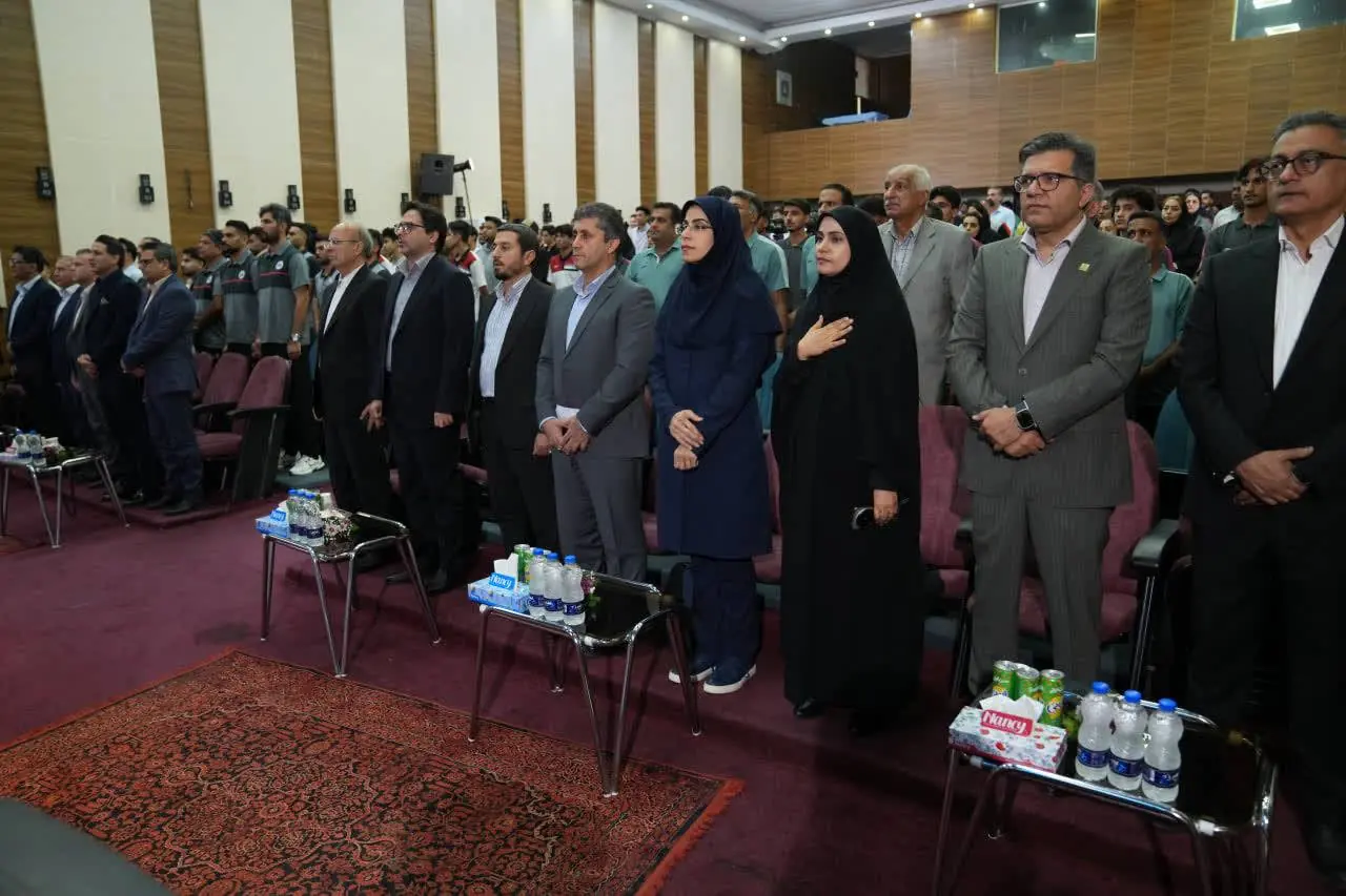 هماکنون؛ آیین تقدیر از نامآوران ورزشی فولاد هرمزگان برگزار در حال برگزاری است
