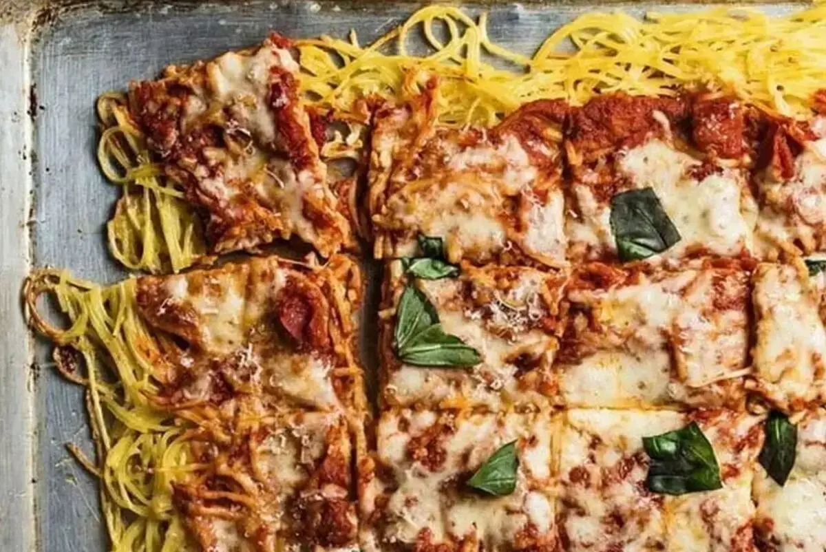 طرز پخت پیتزا ماکارانی؛ یک ترکیب هیجانانگیز