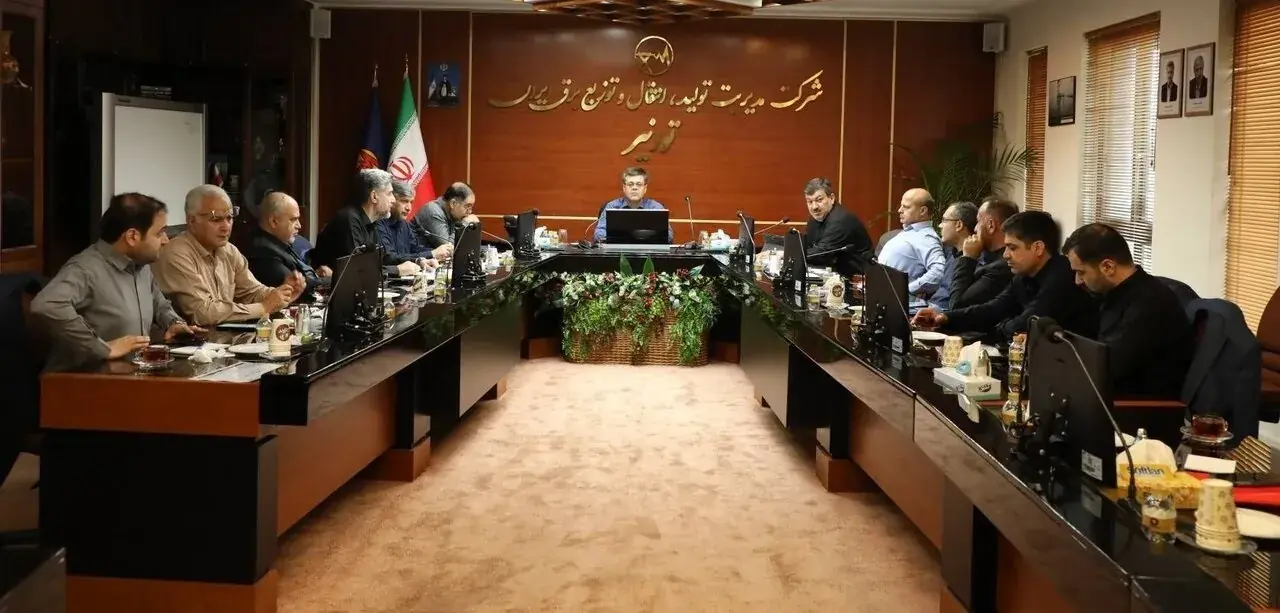 چند نقطه از شبکه برق هرمزگان هدف حملات دشمن قرار گرفت/ همکاران در حال ترمیم هستند و خاموشی تا کمتر از یک ساعت رفع میشود