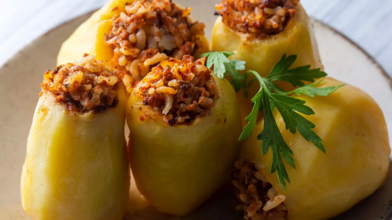 طرز تهیه دلمه سیب زمینی خوشمزه و مجلسی؛ یک غذای متفاوت و وسوسه انگیز
