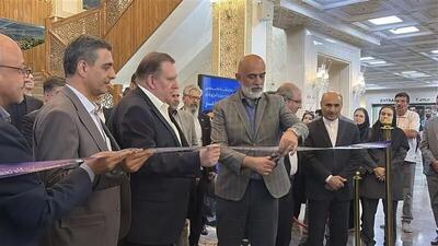 افتتاح پانزدهمین نمایشگاه صنعت برق و انرژیهای تجدیدپذیر در اصفهان