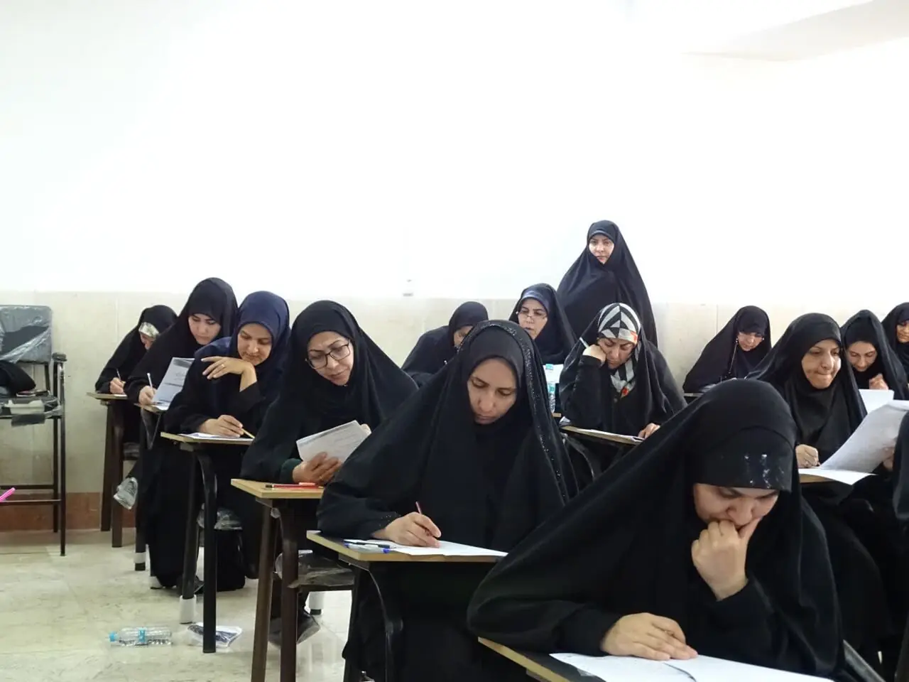  آزمون ورودی حوزه‌های علمیه خواهران استان اصفهان همزمان با سراسر کشور برگزار شد