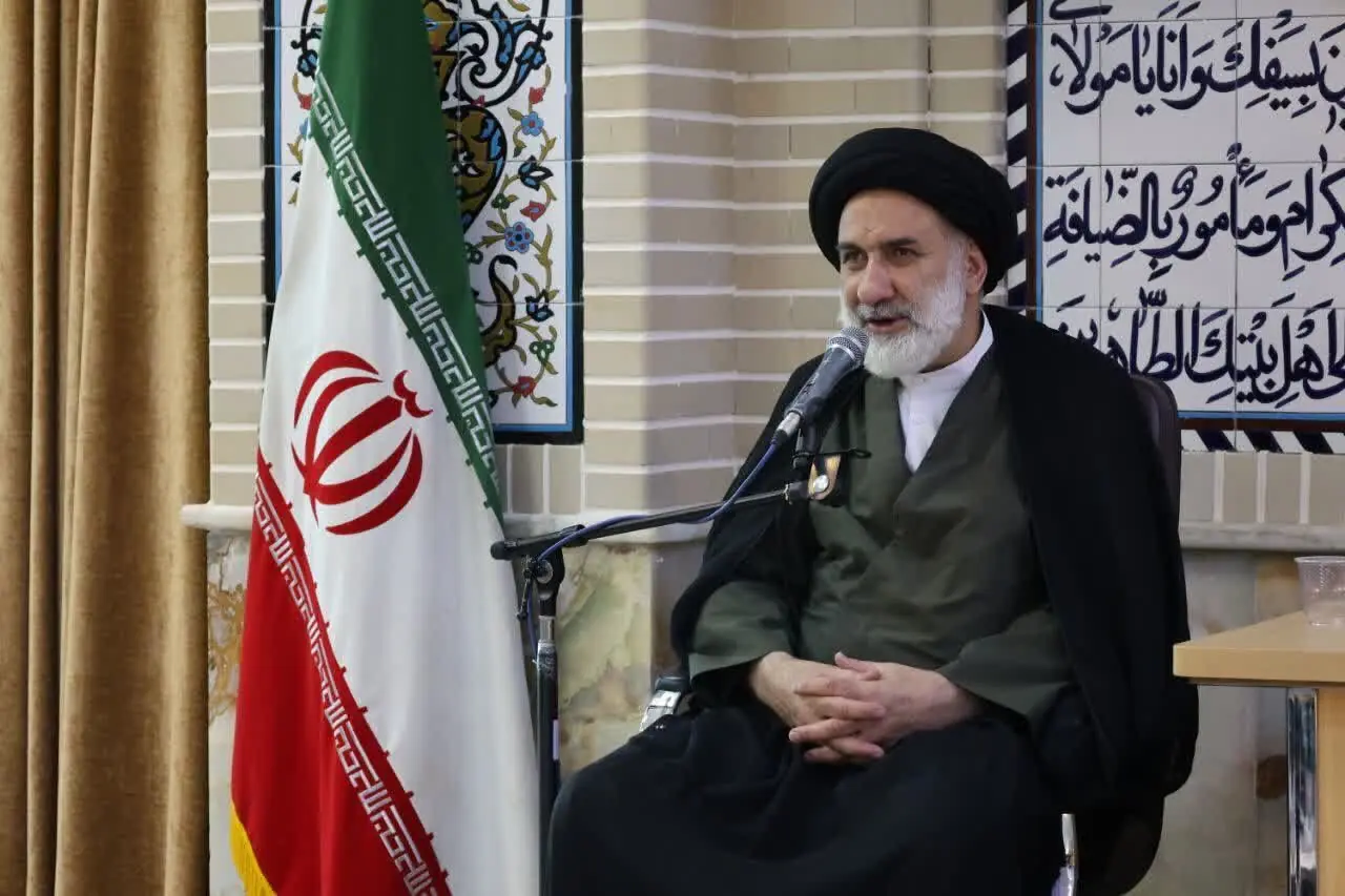 امام جمعه شهرکرد: راهکار مقابله با آسیبهای فرهنگی اتحاد و همدلی است