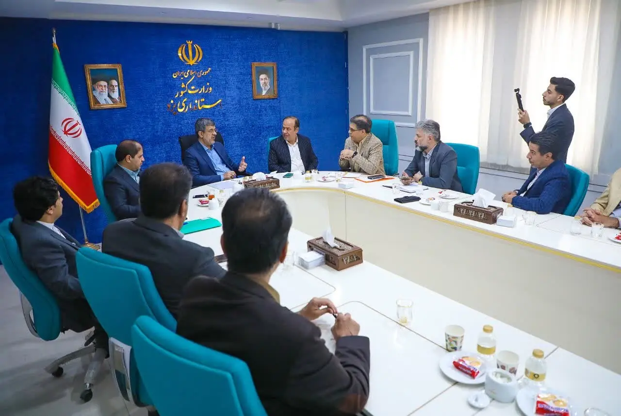 استاندار یزد: جامعه بدون هنر، خسته و بیروح میشود/ اقتصاد هنر را باید تقویت کنیم