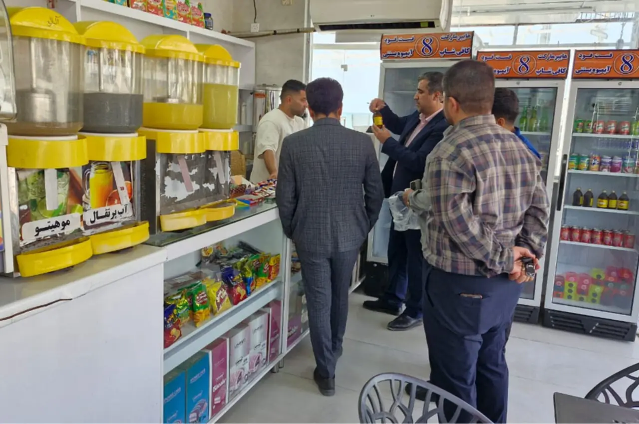 ضربالاجل ۷۲ ساعته برای تخلیه و پلمب غرفههای متخلف اسکله ذاکری قشم