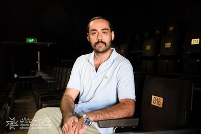  صدرا عیسی‌پور، کارگردان نمایش «ایرلندی»: وقتی خانه به رینگ بوکس تبدیل می‌شود / واکاوی تضادها در «ایرلندی» | مجموعه رسانه ای صبا
