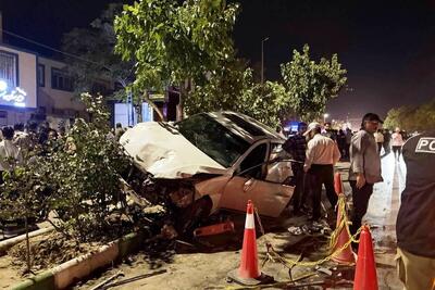  عدم کنترل خودرو، علت تصادف مرگبار در تجمع مشهد | ۴ نفر جان باختند و ۱۲ نفر مجروح شدند