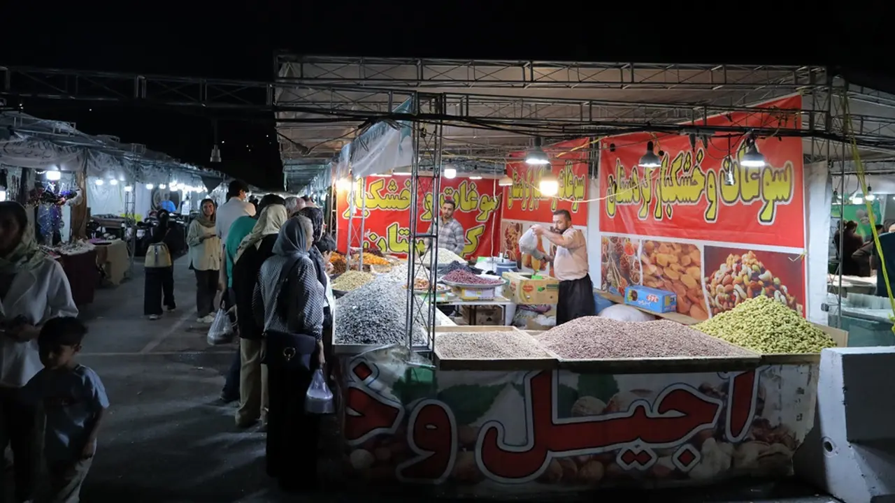 آغاز بکار جشنواره ملی خوراکهای سنتی و صنایعدستی در شهرکرد