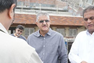 بازدید معاون هماهنگی امور عمرانی استانداری از روند احداث و بازسازی چمن مصنوعی ورزشگاه شهید ریگی چابهار