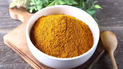  ادویه کاری چیست؟ معرفی ترکیبات، خواص، مضرات و بهترین روش نگهداری