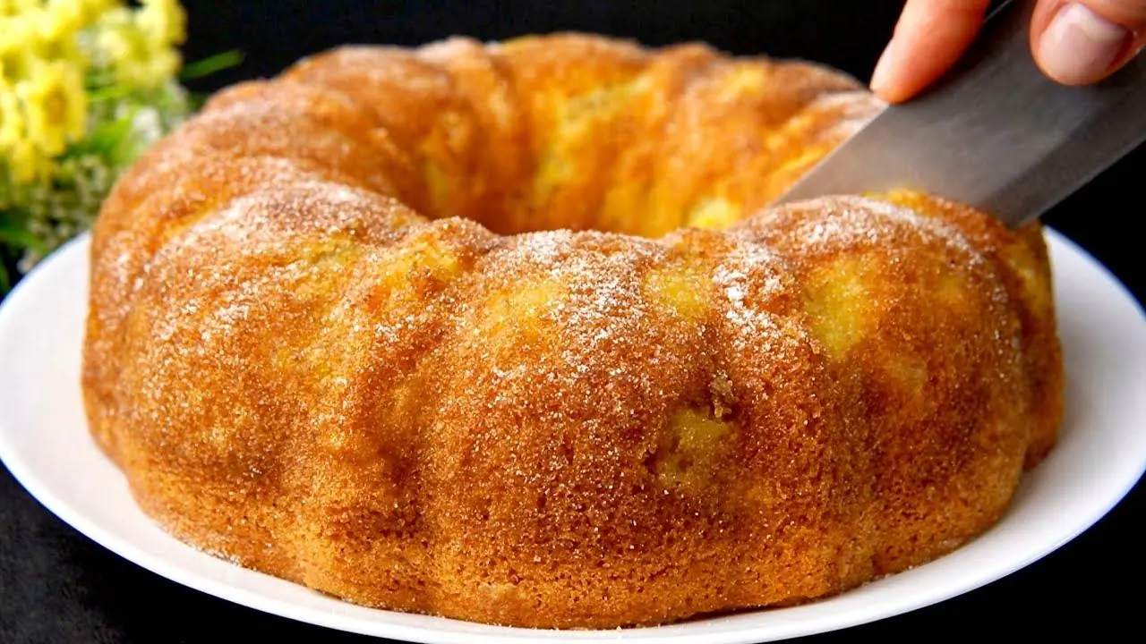 طرز تهیه کیک سیب ژاپنی نرم و لطیف در ۵ دقیقه با بافتی اسفنجی