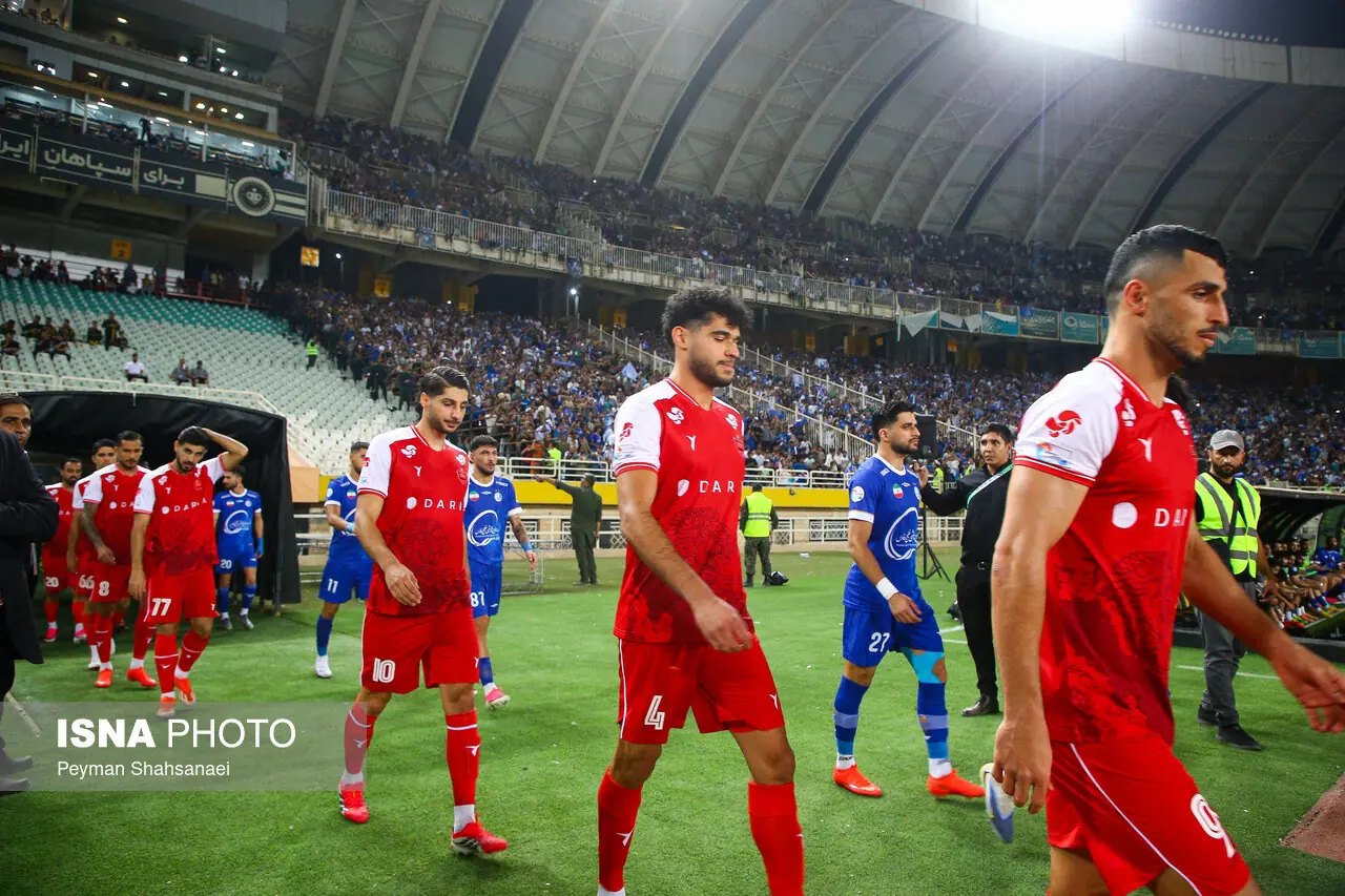  تصاویر: لیگ برتر فوتبال - پرسپولیس و استقلال (دربی ۱۰۷)