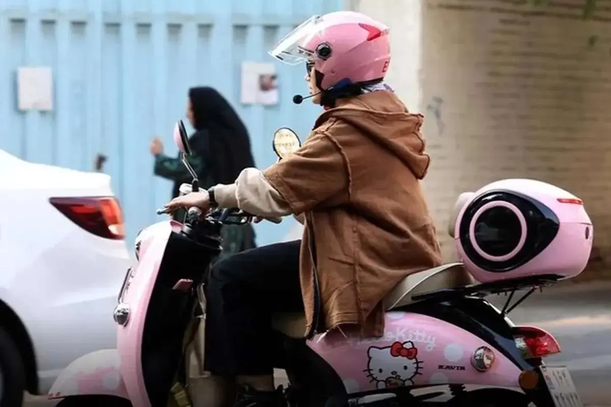  معاون زنان ریاست‌جمهوری: بر اساس مصوبه دولت، پلیس راهور فراجا مکلف است فرایند صدور گواهینامه برای زنان را اجرایی کند؛ با این حال نمی‌دانم چرا اجرایی نمی‌شود