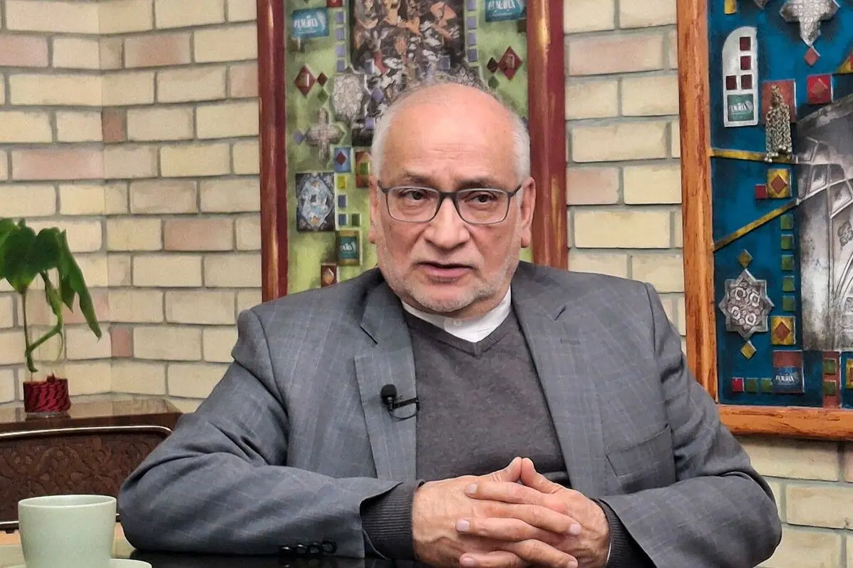 «دروغگو و خیانتکار»؛ افرایش انتقادها از حسین مرعشی به دنبال ادعاهایش درباره شروط چین