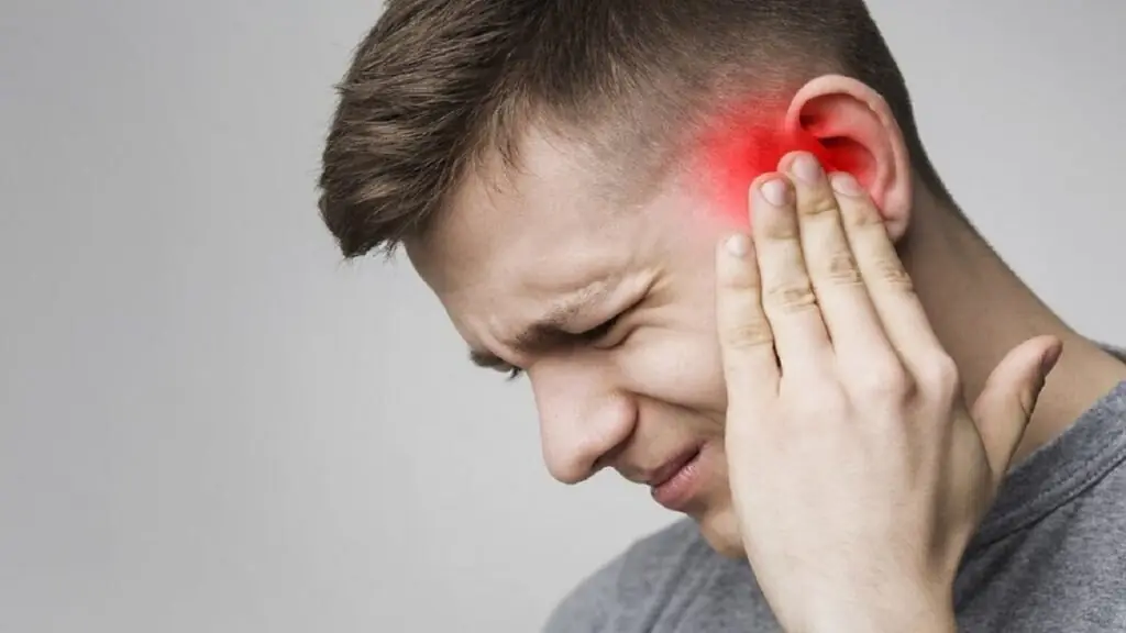 نشانههایی که خبر از سکته کردن گوش میدهد