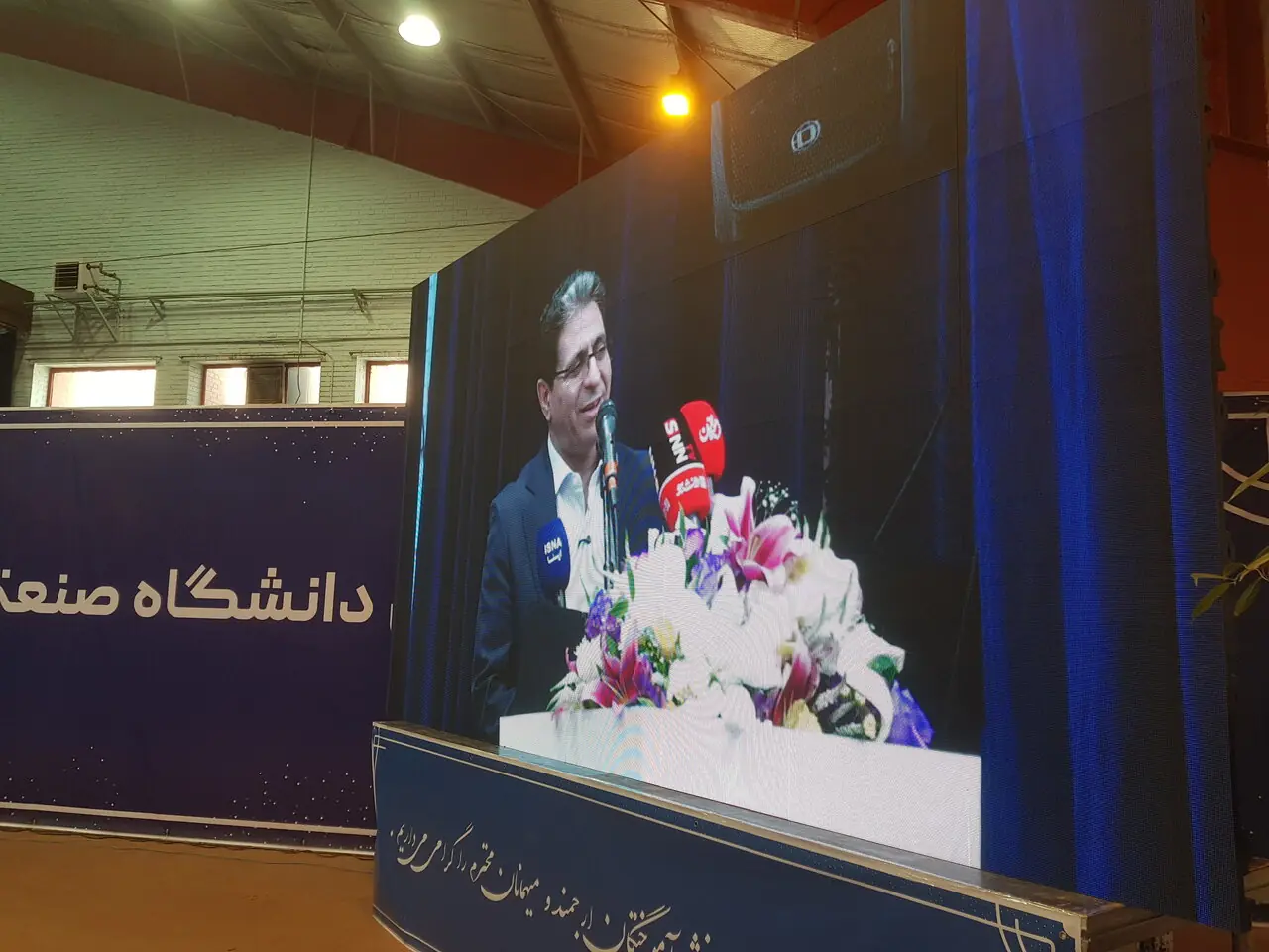 دانشآموختگان باید دانش خود را به مهارت حل مسئله تبدیل کنند